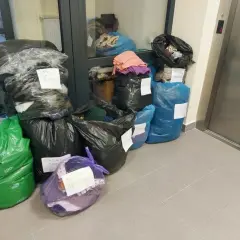 Gdzie oddać ubrania potrzebującym: 5 skutecznych sposobów pomocy