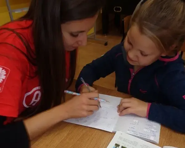 Jak zostać wolontariuszem Caritas i zmienić życie innych na lepsze
