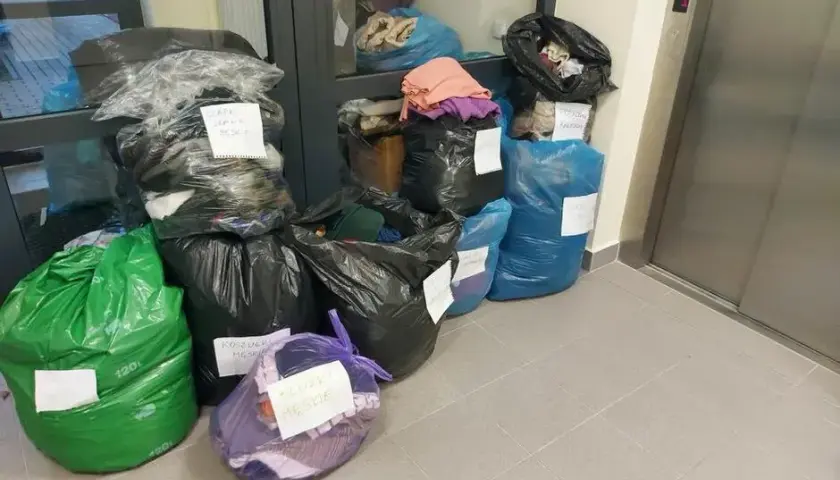 Gdzie oddać ubrania? 5 sprawdzonych sposobów na pomaganie