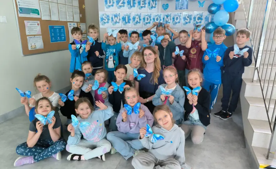Akcje charytatywne w szkole: 8 kluczowych efektów dla uczniów