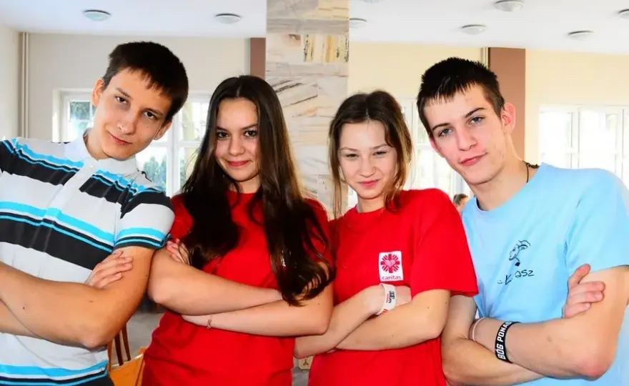 Wolontariat Caritas: Jak zostać i pomagać potrzebującym