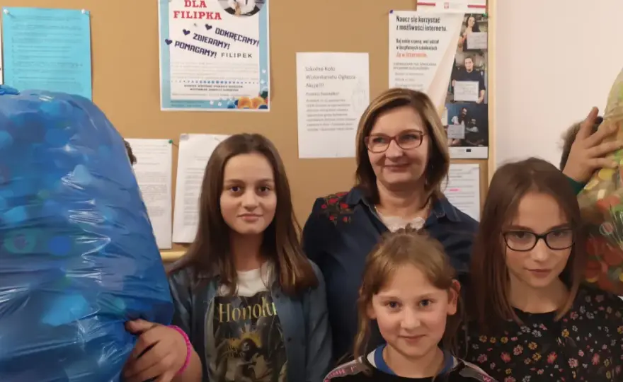 Na czym polega wolontariat w szkole i jakie przynosi korzyści?